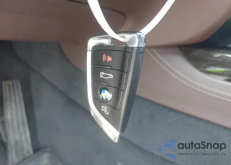 2015 BMW X5 xDrive35I z USA, uszkodzony, nr VIN 5UXKR0C51F0P05113